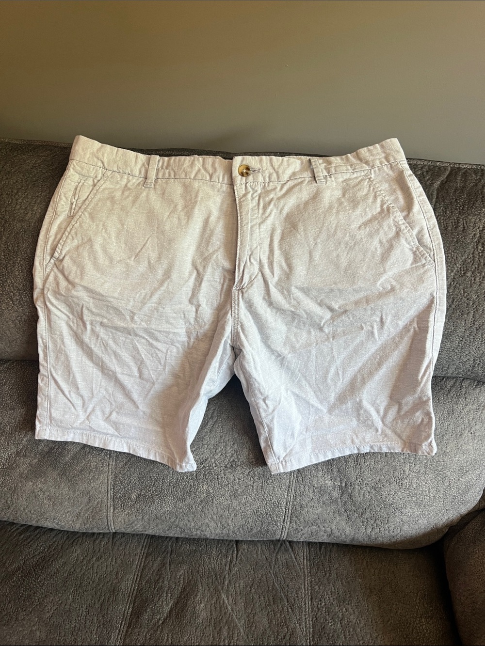 Women’s Cortefiel linen shorts